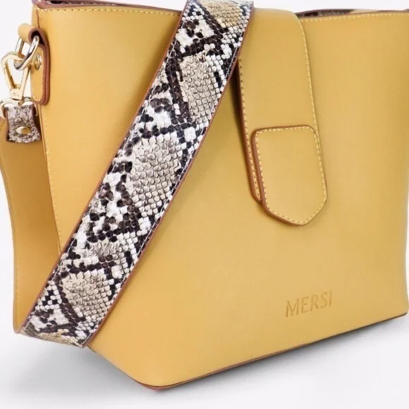 Mersi Isabel Bucket Style Snake Print Vegan Bag With Protective Bag Yellow NEW - Picture 11 of 12